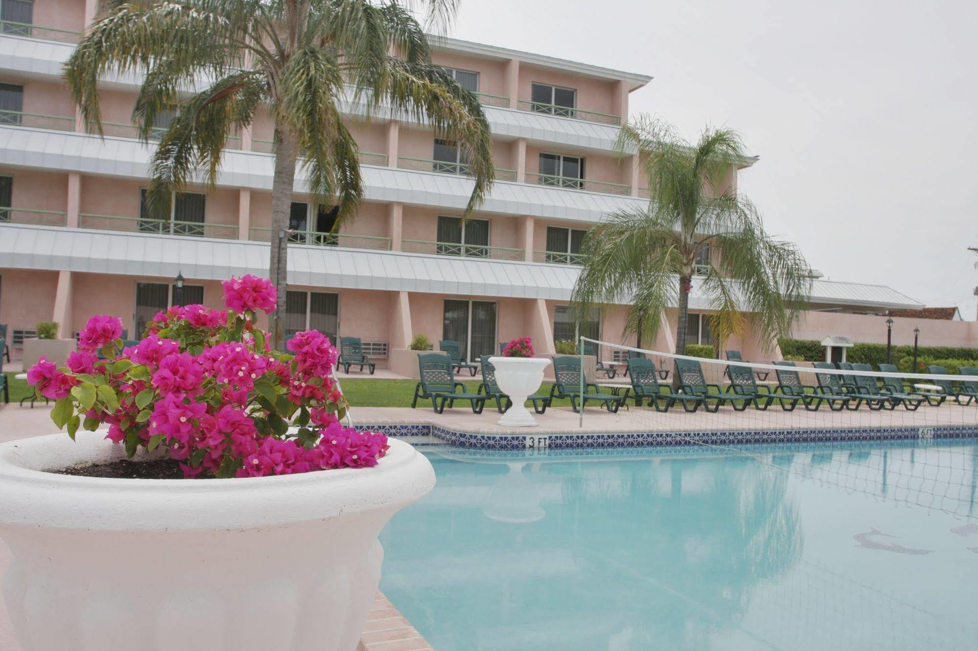 Castaways Resort And Suites Фрипорт-Сити Экстерьер фото